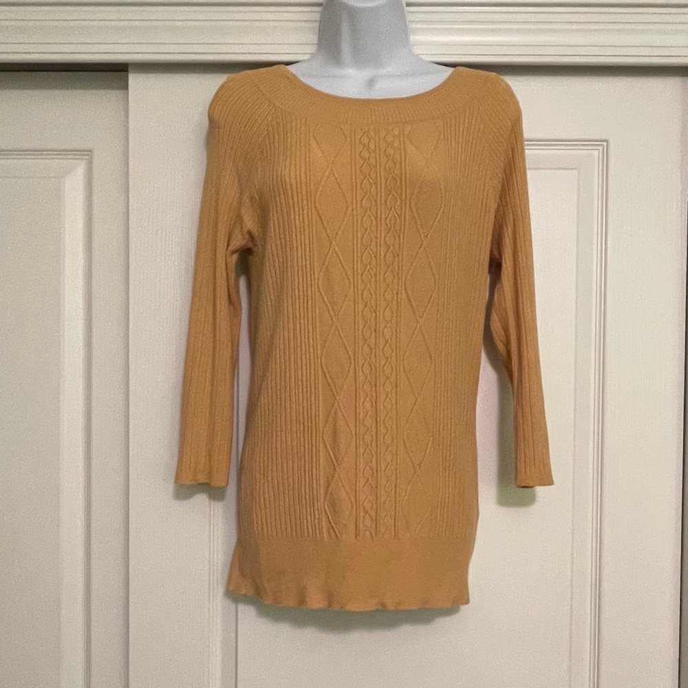 Dressbarn beautiful gold sweater. Size L.